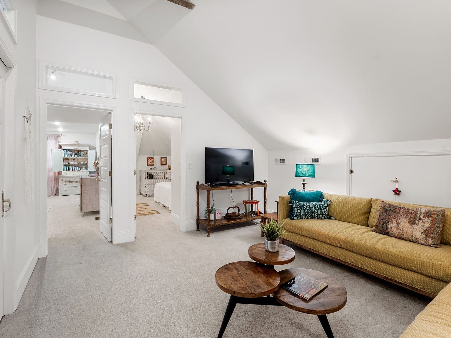 Bright bonus lounge with flexible space for guests.