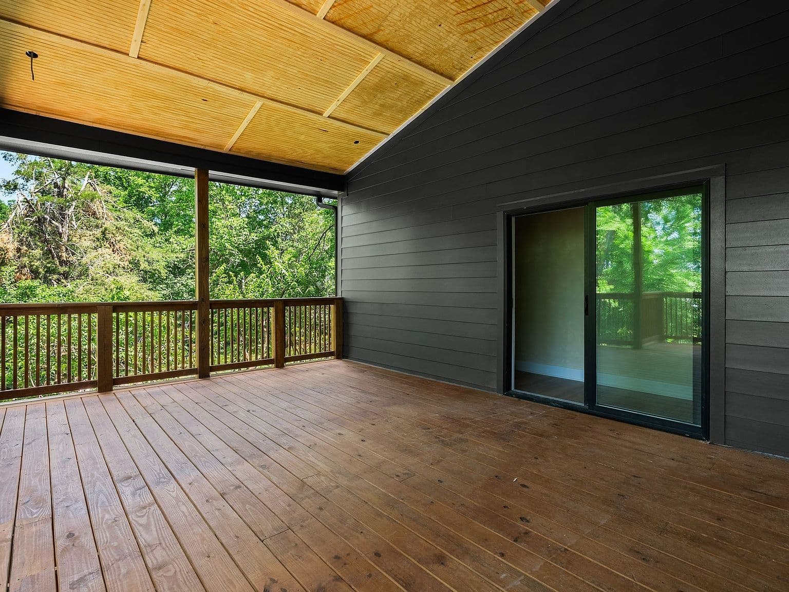 Expansive covered deck, perfect for outdoor entertaining.