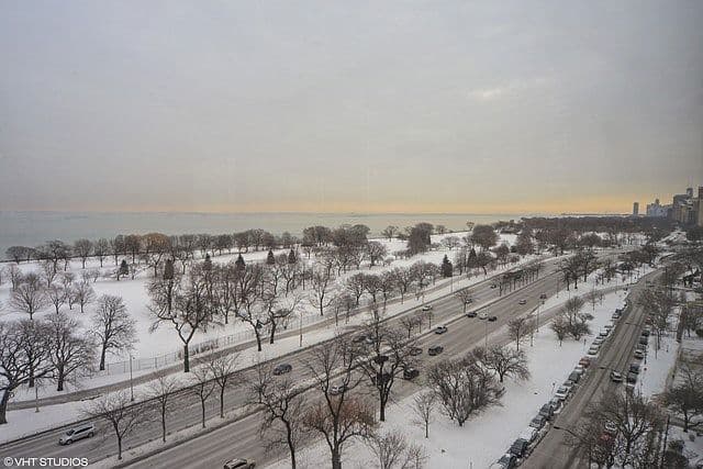Sweeping winter views along Chicago’s lakefront